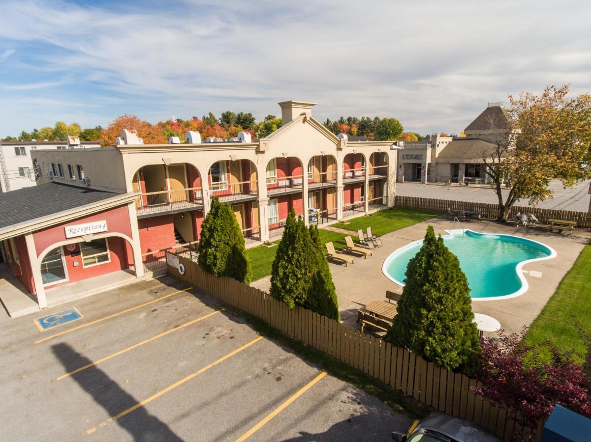 Motel Classique Жолиет Екстериор снимка