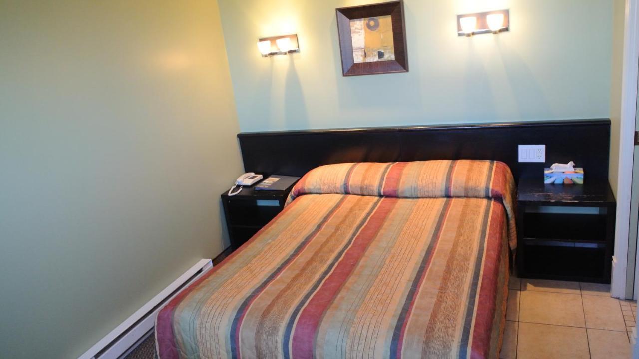Motel Classique Жолиет Екстериор снимка